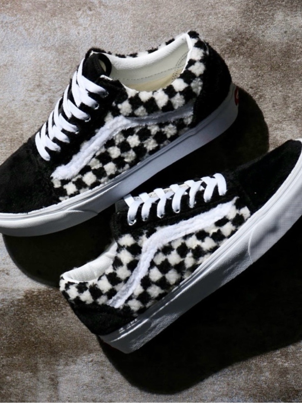 Like New!!! Vans Black and White Checkerboard Low-Top Sneakers
Womens’ 8
